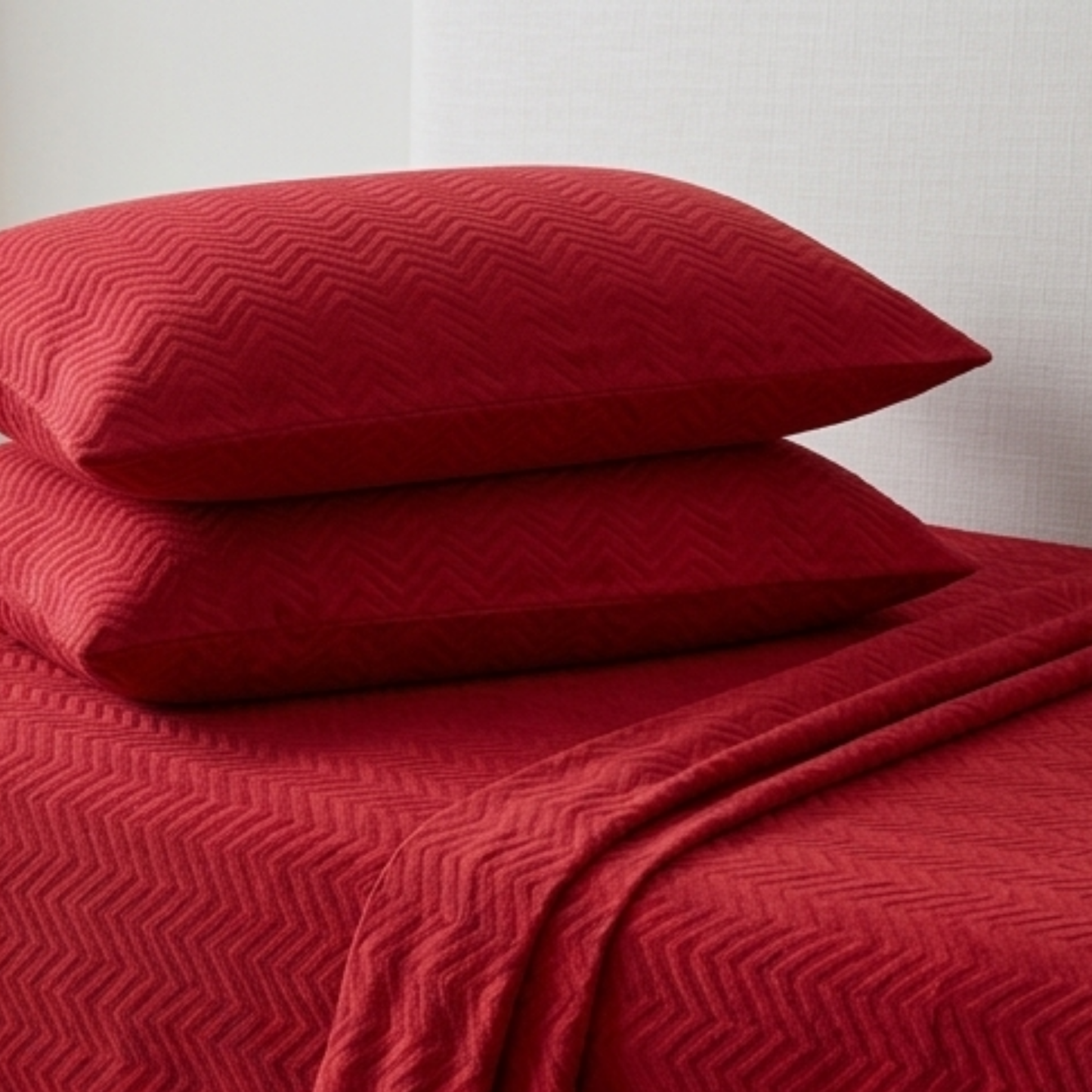 AMAL's 6-Piece Solid Red Bedding Set – Ultra-Comfort Premium Feel